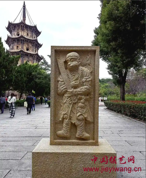 耿淑丽：泉州开元寺东西塔雕像上的宋代装饰结研究