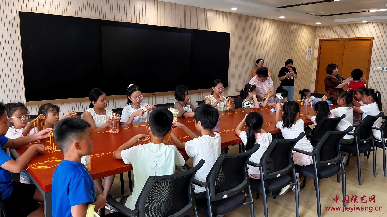 中国结艺网现任等级达标考核小组组长 方晓东 简历及作品