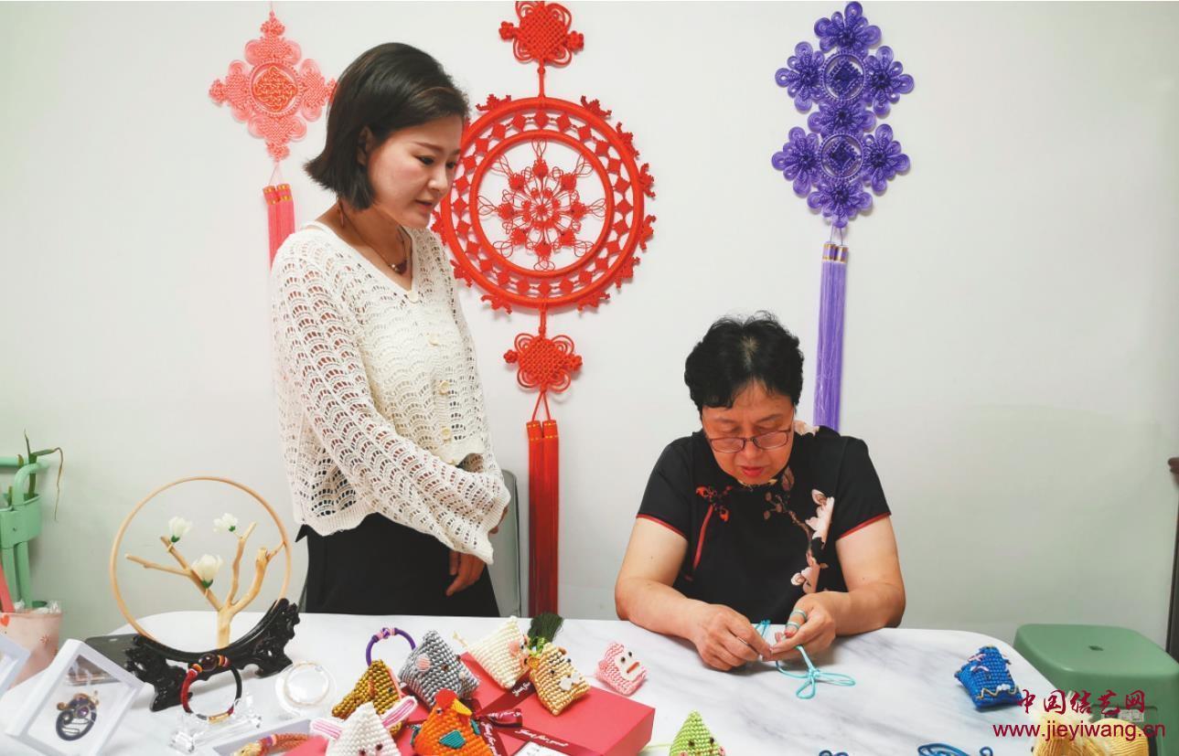 从警察到结艺非遗传承人——颜伟齐 从警察到结艺非遗传承人——颜伟齐