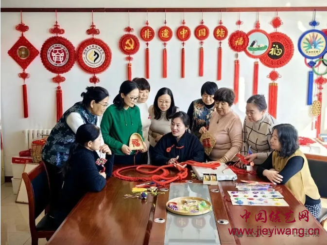 黄文静:传承千年诸城绳编 创新图谱绽放光芒 黄文静:传承千年诸城绳编 创新图谱绽放光芒