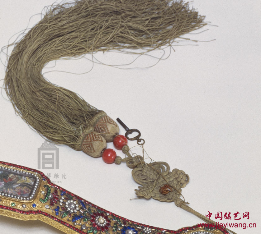 故宫博物院铜镀金镶珠钻石如意表中的盘长结