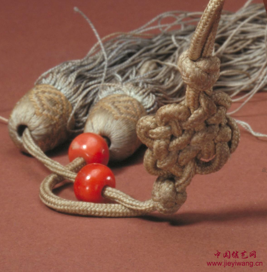 故宫博物院云纹珌上的盘长结配饰 故宫博物院云纹珌上的盘长结配饰